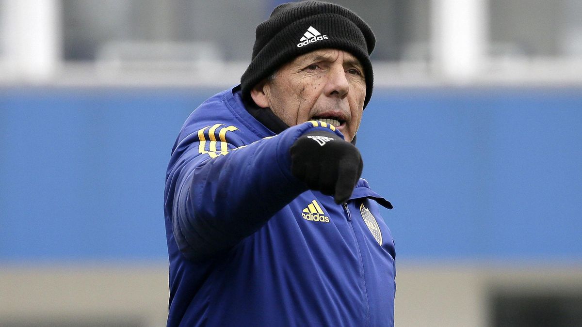 El entrenador de Boca, Miguel Russo