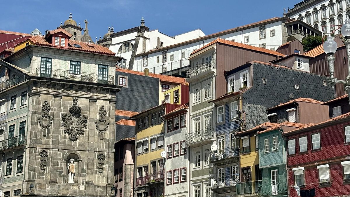 Maravilloso caos. Las casas se amontonan en el barrio de Bareredo.