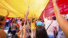 Bandera gigante en Fuengirola, Málaga.