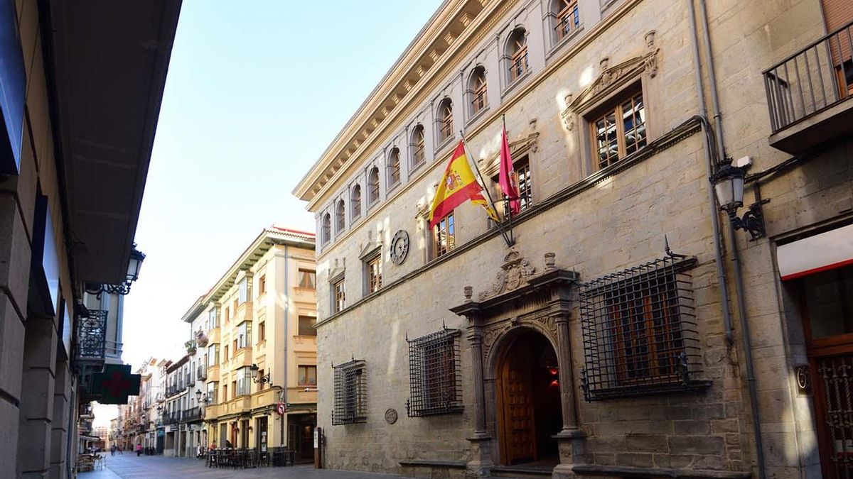 La Policía detiene en Jaca a un trabajador municipal y a su pareja por la presunta filtración de un examen de oposiciones