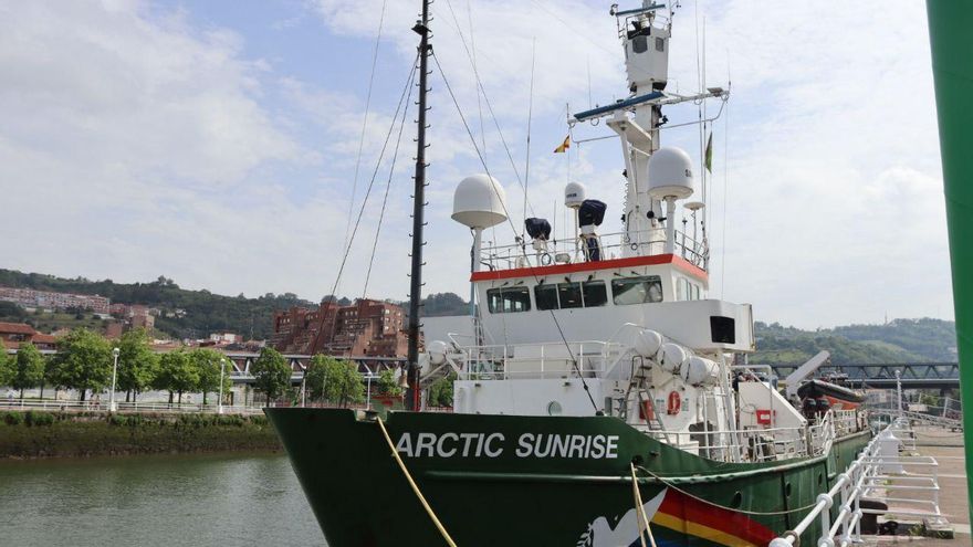 A bordo del barco de Greenpeace para defender la protección de los océanos y salvar la pesca artesanal en el Cantábrico