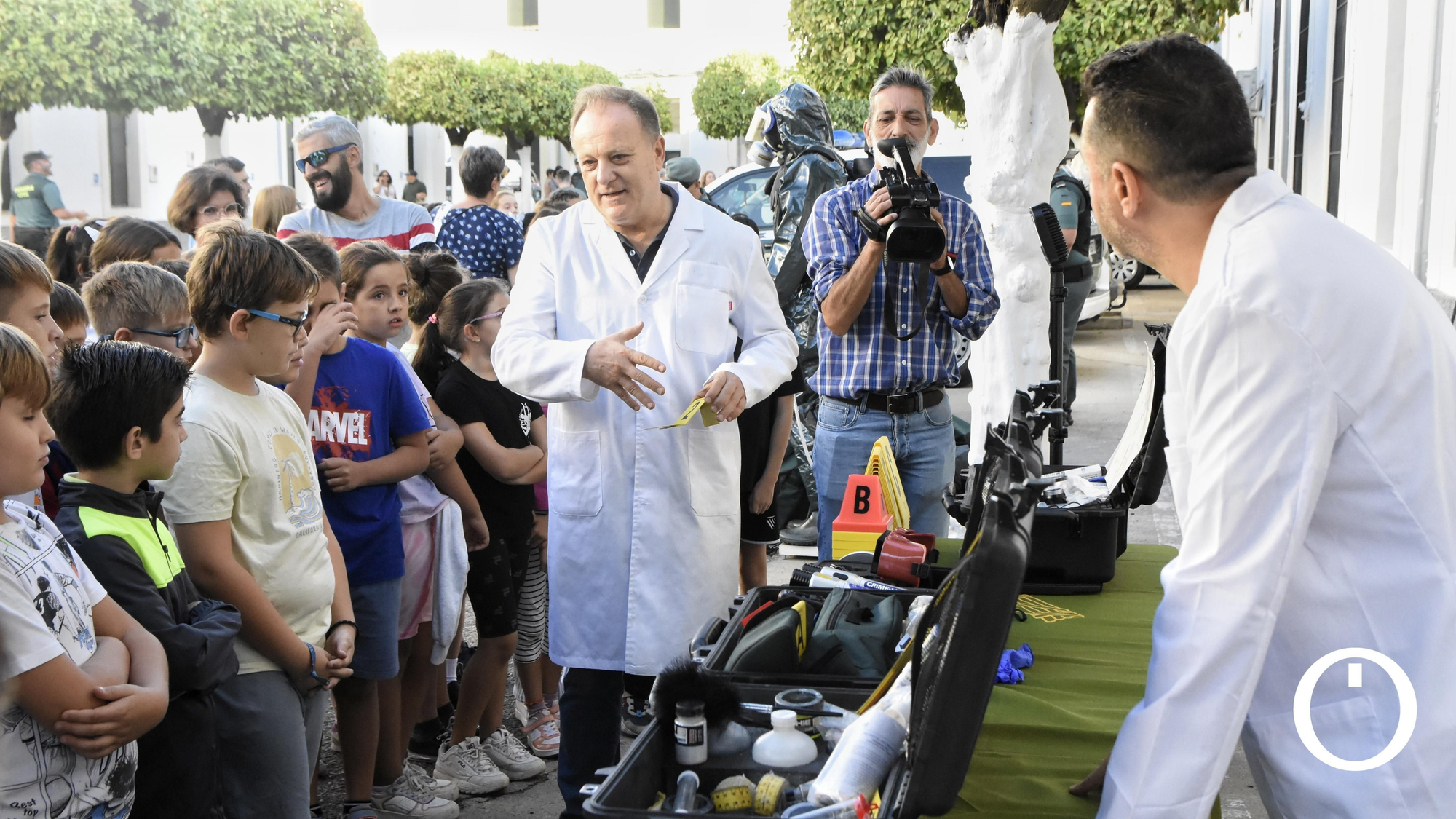 Presentación de los medios de la Guardia Civil a más de 700 alumnos.