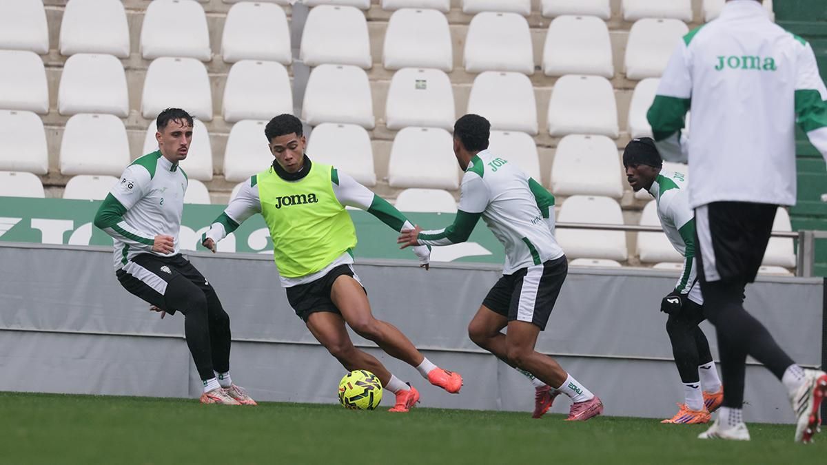 Las imágenes del amistoso entre el Córdoba CF y el filial