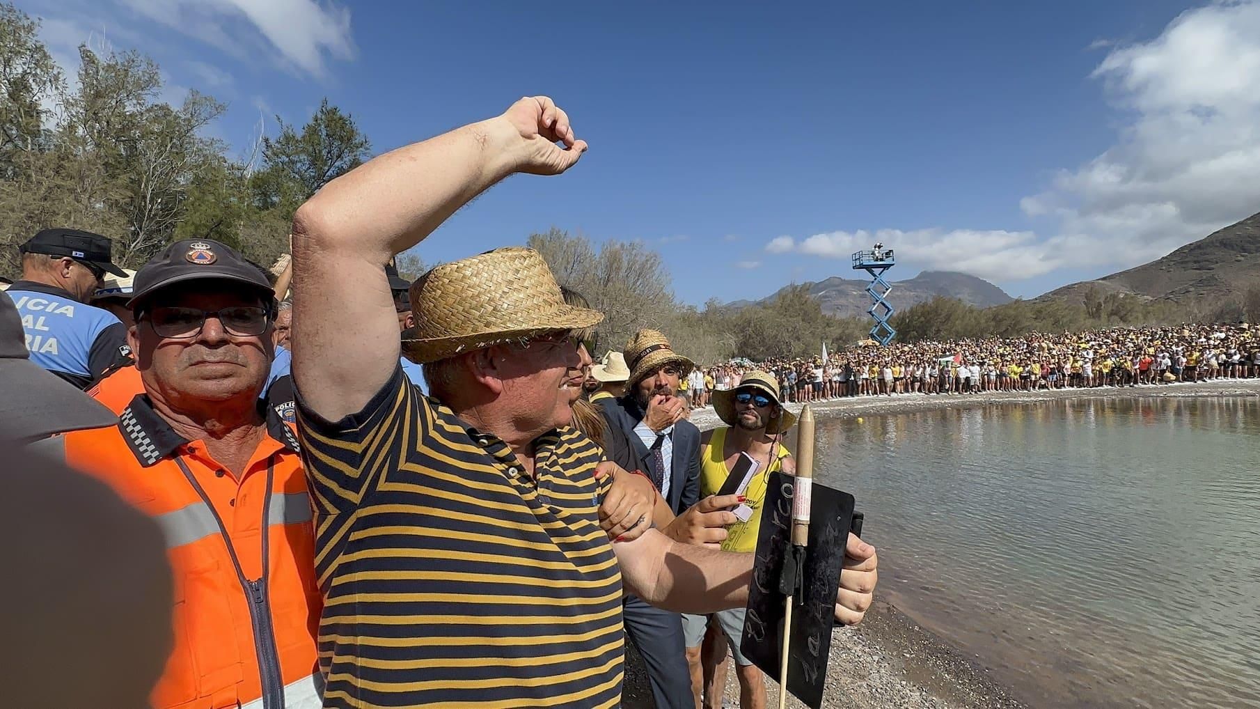 El alcalde de La Aldea, Pedro Suarez, responsable de lanzar el volador a las 17: 00 horas de este jueves, 11 de septiembre.