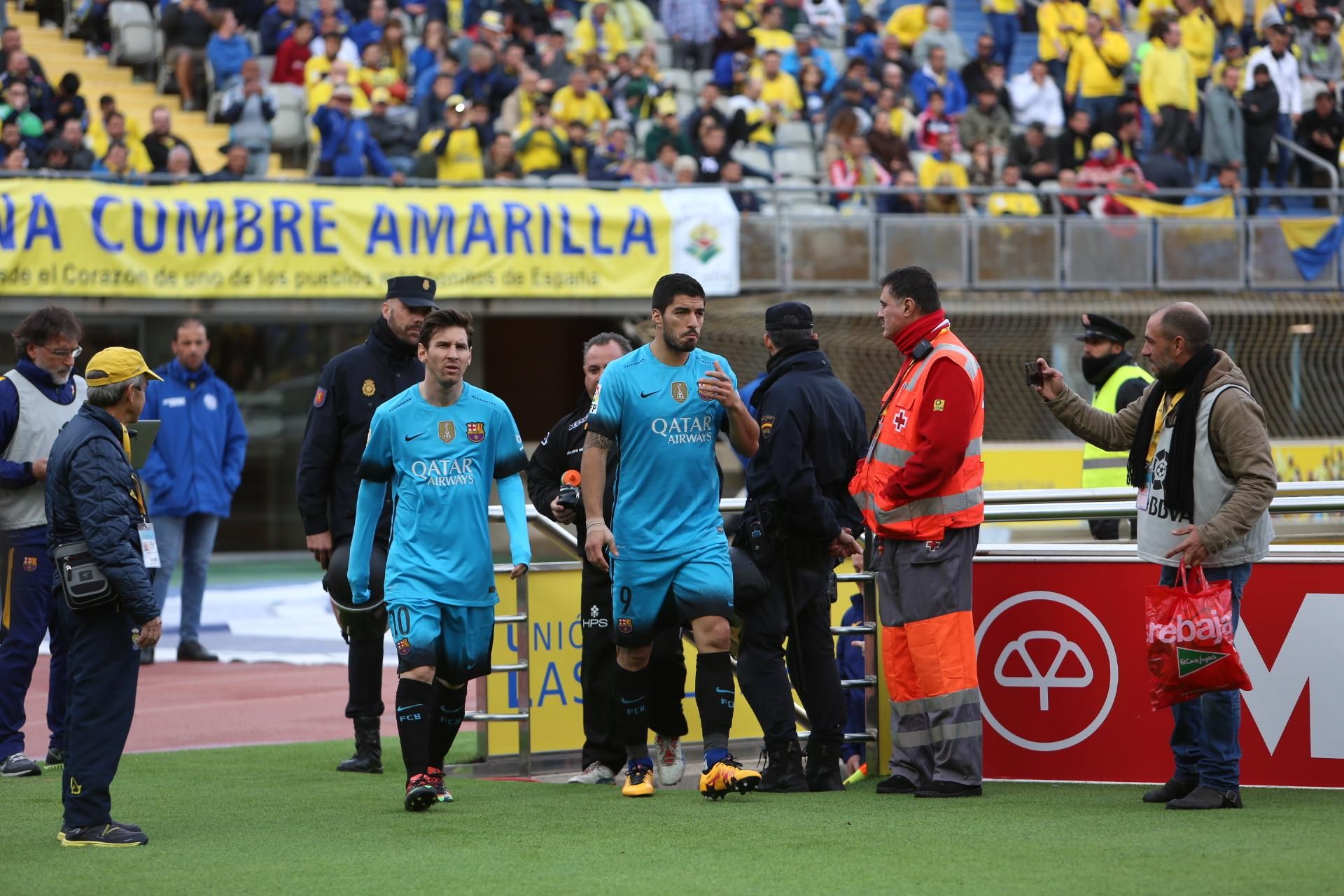 Imágenes del partido entre la UD Las Palmas y el FC Barcelona en el Estadio de Gran Canaria. (Alejandro Ramos).
