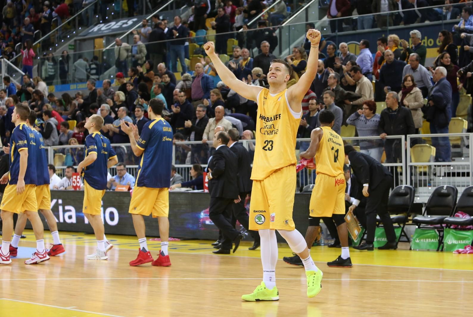 Partido entre el Herbalife Gran Canaria y el Dominion Bilbao Basket en el Gran Canaria Arena. (Alejandro Ramos).