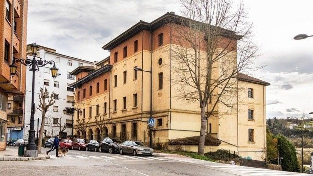 El edificio quedó vacío hace 13 años cuando fueron desalojados los últimos ancianos. 