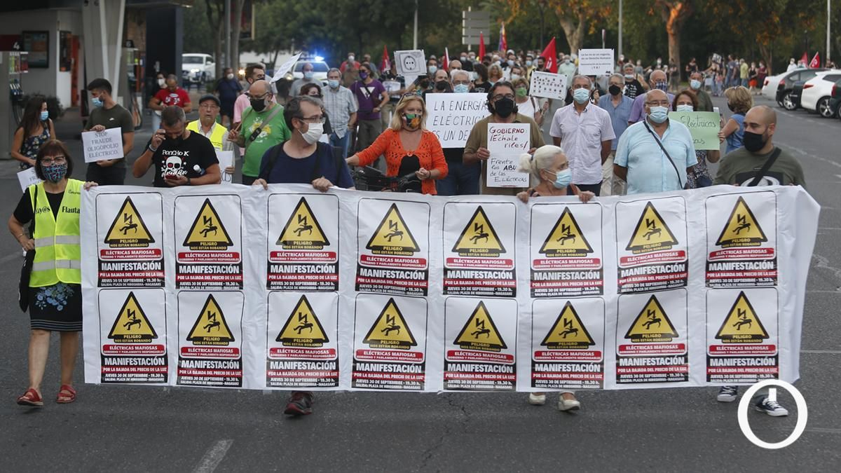 Manifestación contra el precio del suministro eléctrico