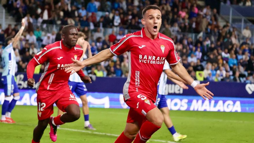 Diego Bri celebra su gol en La Rosaleda