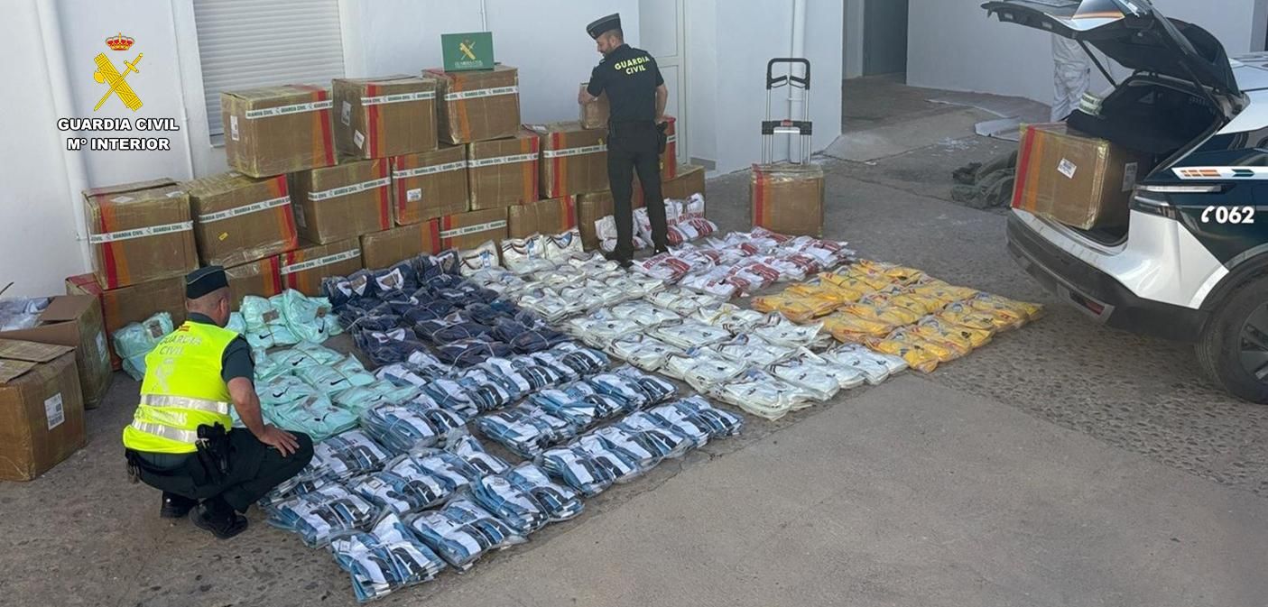 Camisetas intervenidas por la Guardia Civil de Albacete