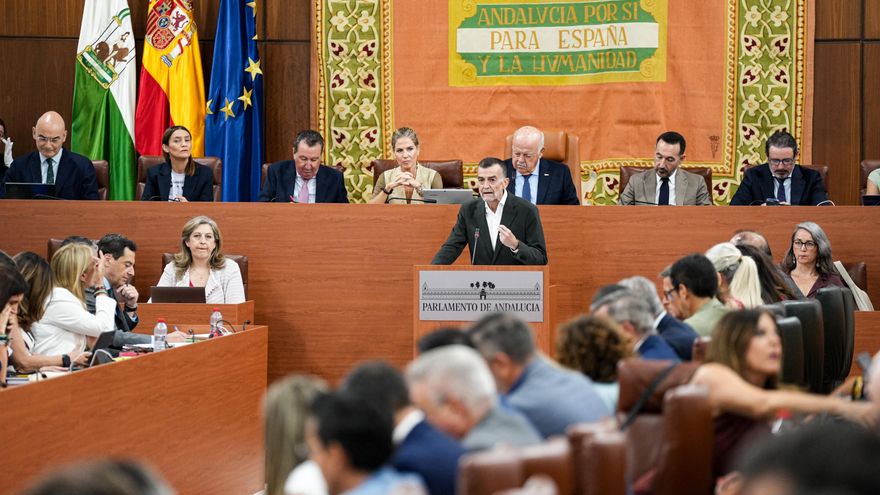 El portavoz de Por Andalucía y coordinador federal de Izquierda Unida, Antonio Maíllo, interviene en la segunda jornada del debate de investidura