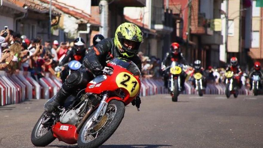 Novedades y cartel del Gran Premio de Velocidad de motos de La Bañeza 2025
