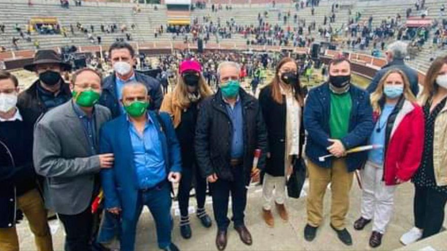 El desembarco en Madrid de diputados, concejales y asesores de Vox en un mitin de Abascal saltándose el cierre perimetral