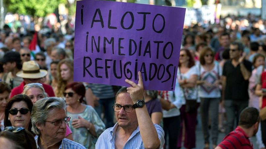 Los europeos acogen mejor al refugiado con formación y no musulmán, según un estudio