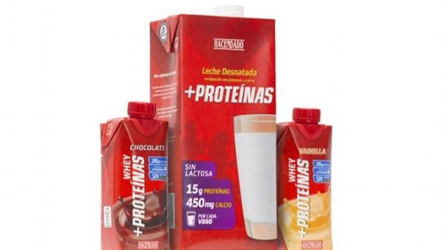 Parte de la gama de leche y batidos +Proteínas Hacendado fabricadas en Lactiber León.