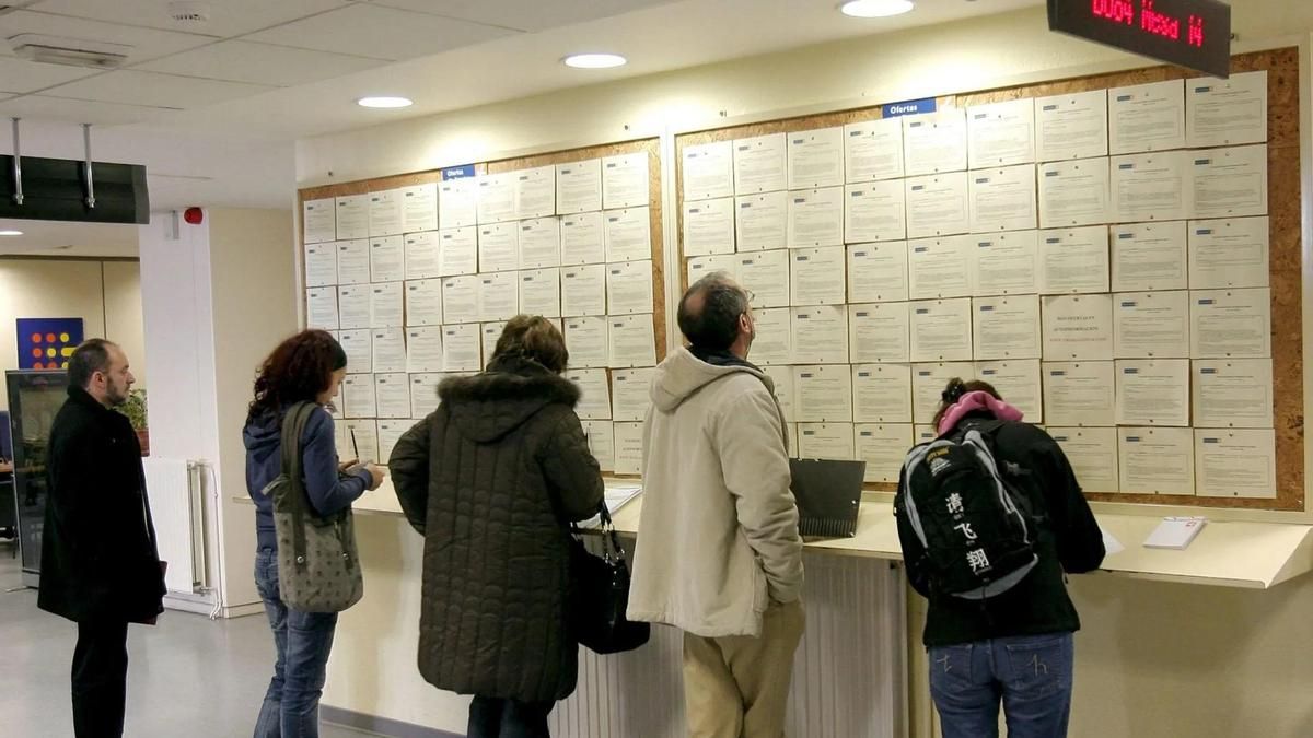El paro subió en julio en 132 personas en Asturias