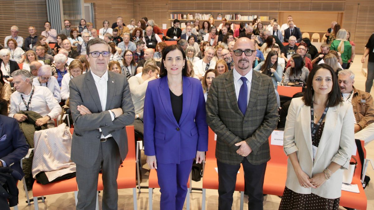 Celadores de todo el país se reunen en Cantabria para reflexionar sobre la humanización de los cuidados