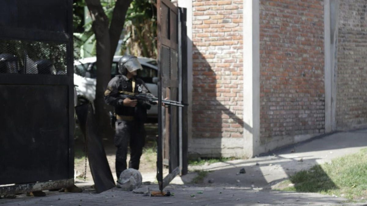 La represión en Quilmes reveló el alcance del "zar de la fotomultas" y agitó una pelea entre Grabois y Mayra Mendoza