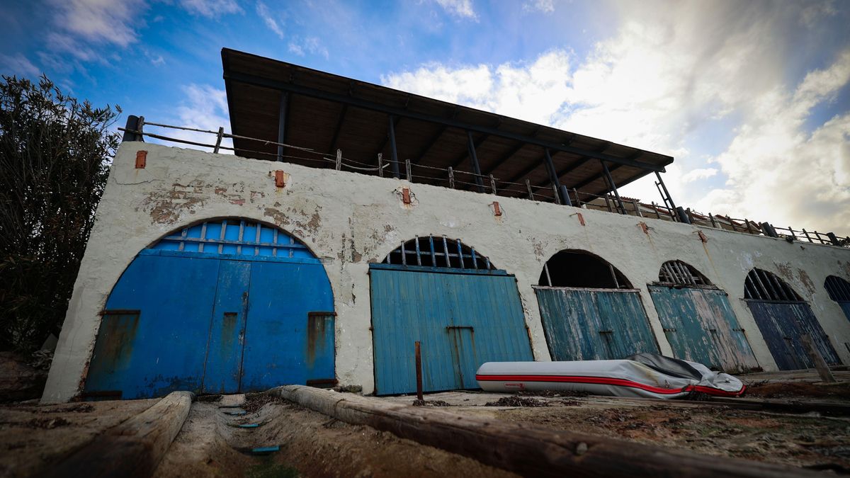 Las construcciones, patrimonio de las islas, sirven para guardar embarcaciones.