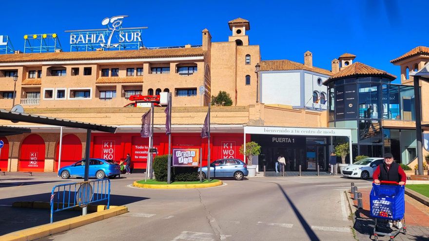 El Gobierno andaluz reactiva ahora las obras paradas de la residencia escolar tras 2 años pagando a dedo un hotel de playa