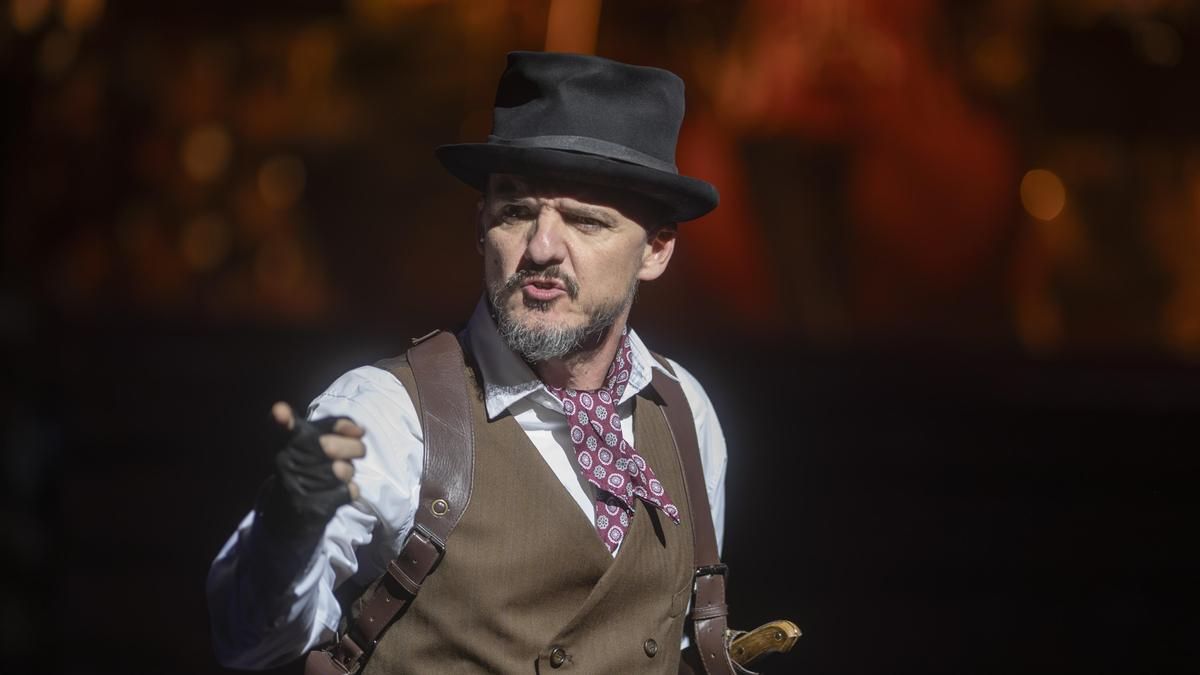 Coque Malla canta la ópera que Alemania estrenó poco antes del nazismo: "Habla de lo que nos pasa hoy y del capitalismo más salvaje"
