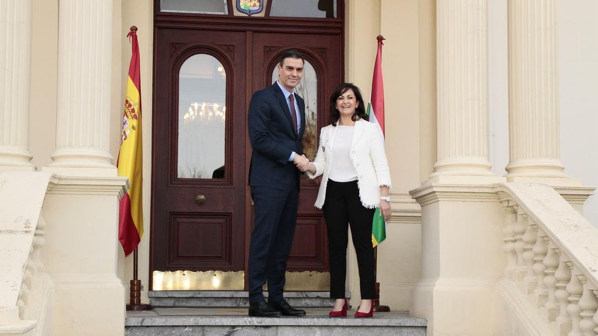 Pedro Sánchez defiende el "diálogo sincero, tranquilo y moderado" que va "en beneficio de todos los ciudadanos"