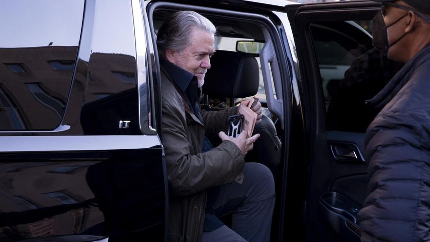 Steve Bannon, exasesor de Trump, condenado a cuatro meses de cárcel por no colaborar en la investigación del asalto al Capitolio