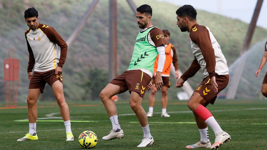 Kirian Rodríguez aclara que el objetivo del vestuario es “ascender directamente”