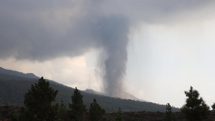 El volcán desde la Shell de El Paso. / FOTO: ALEJANDRO RAMOS