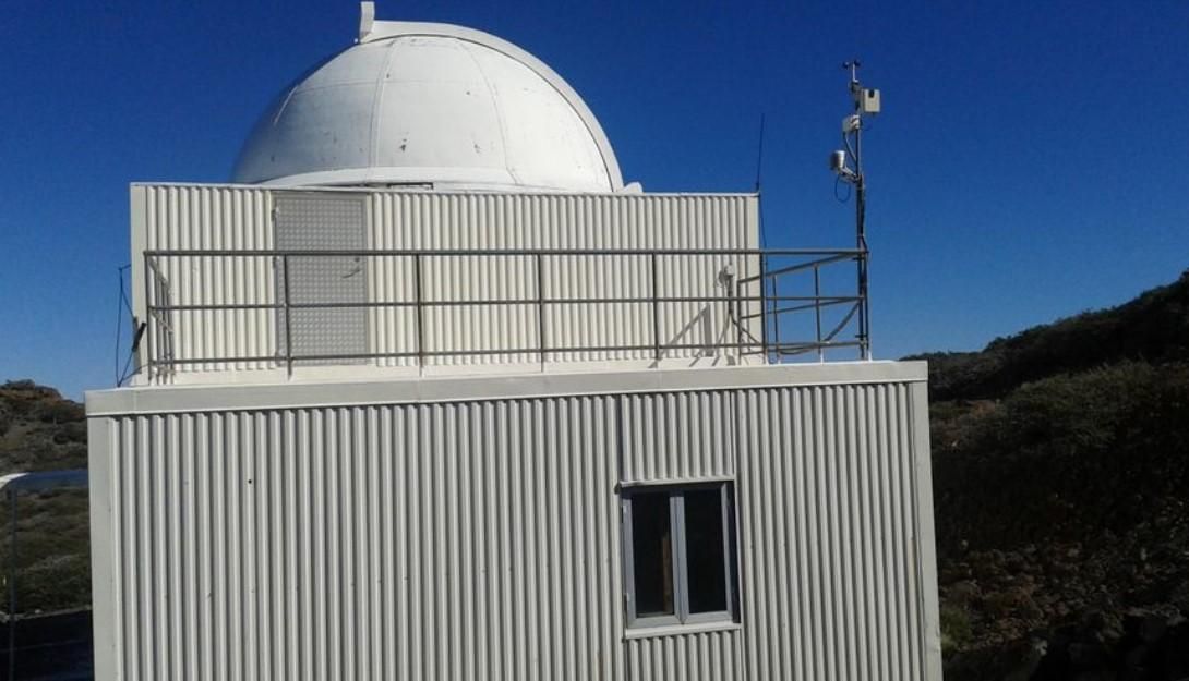 El edificio-cúpula del Telescopio KVA que se instaló en el Roque de Los Muchachos en el año 1982, tres antes de la inauguración oficial del Observatorio de Astrofísica de La Palma ubicado en las cumbres de Garafía.