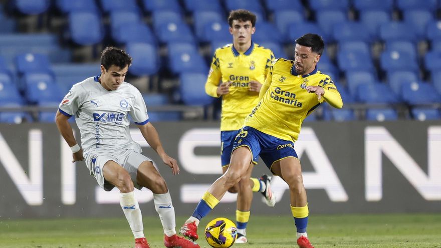 Las Palmas iguala una desventaja de dos goles en el descuento