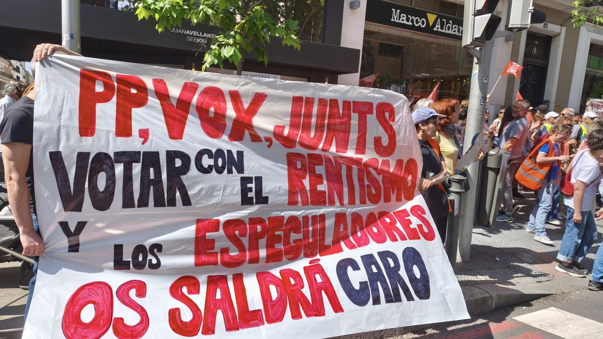 Manifestación de activistas por la Vivienda en Génova