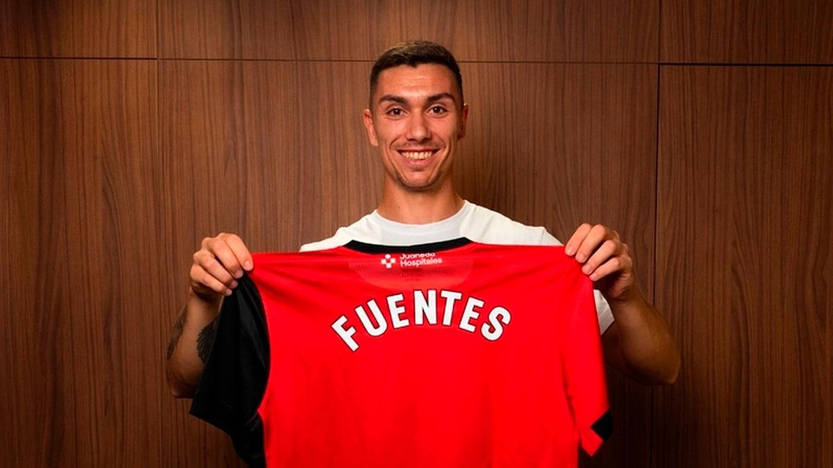Adri Fuentes, presentado como nuevo jugador del Mallorca