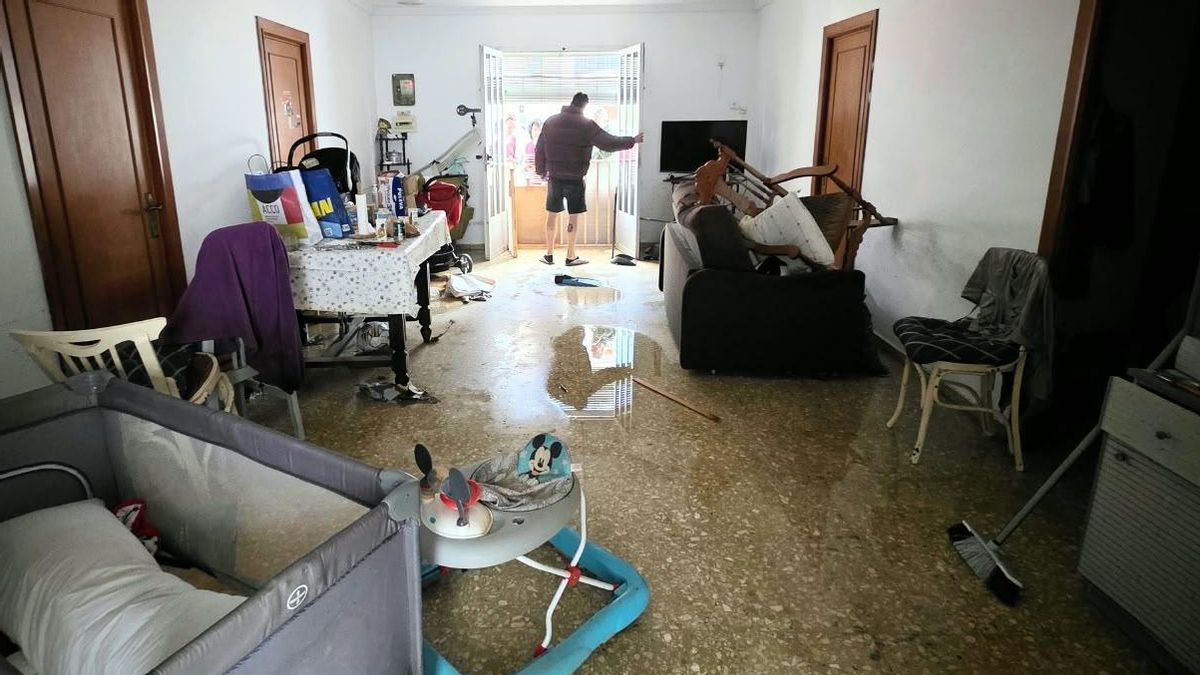 La madrugada más aterradora en Oliva: "Cruzamos con el bebé en brazos una calle convertida en río"