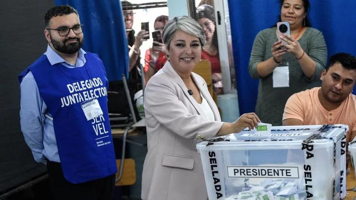Jeannete Jara se impone sobre José Antonio Kast, pero habrá segunda vuelta