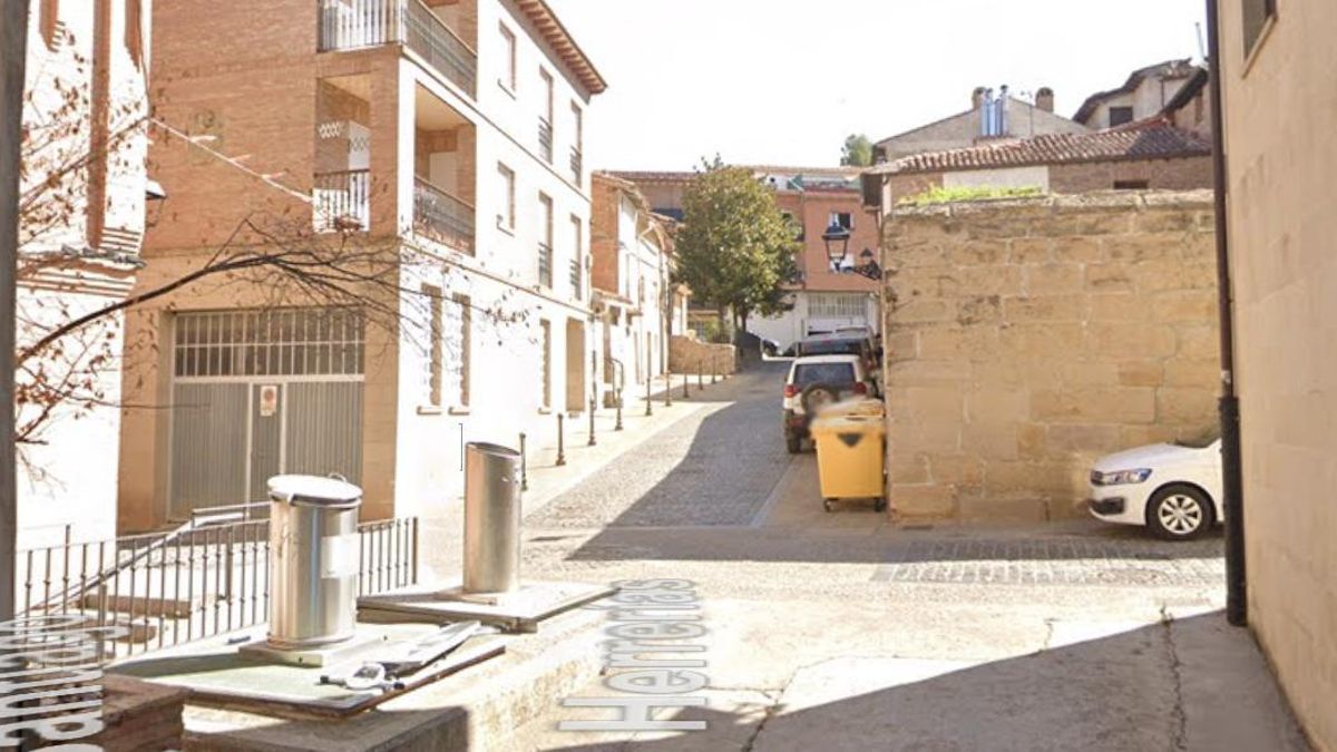 Se derrumba parte del tejado de una vivienda en Navarrete