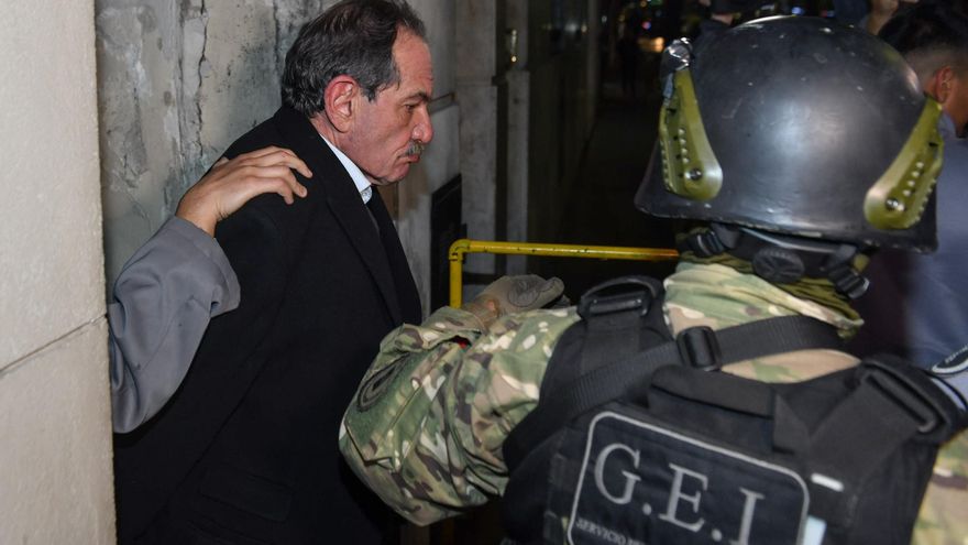 La condena a Alperovich en medio de las nuevas olas