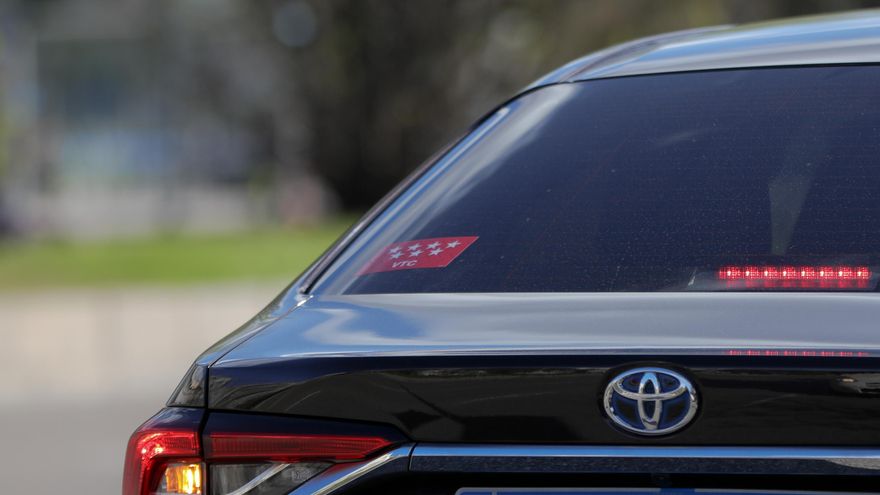 El futuro de las licencias VTC en Madrid, en manos de Vox