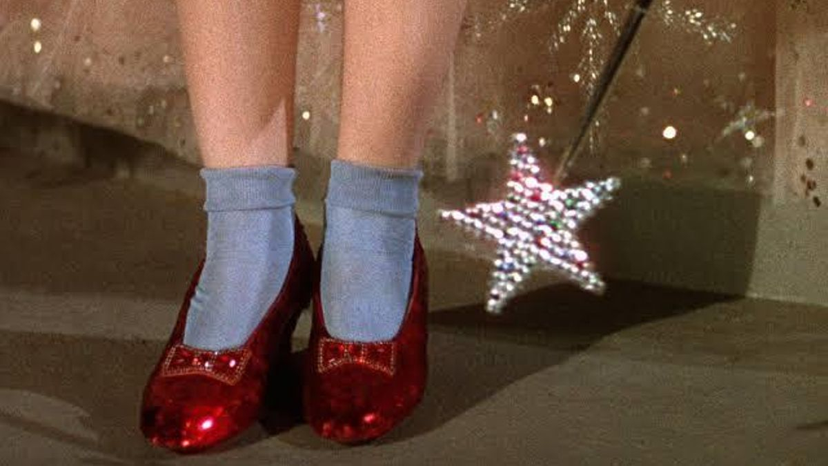 El robo que conmocionó a Hollywood: el FBI tardó 13 años en encontrar los icónicos zapatos de Judy Garland