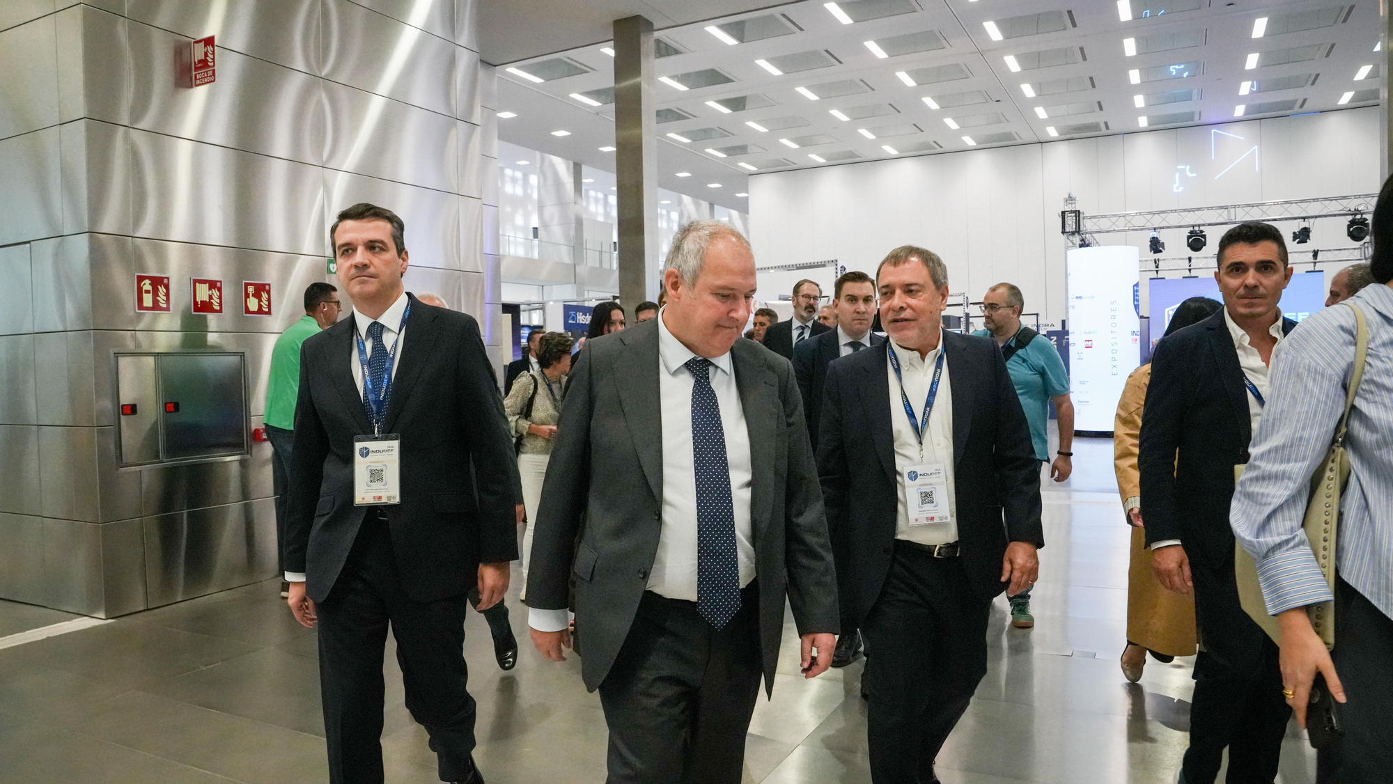El ministro de Industria y Turismo, Jordi Hereu, y el alcalde de Córdoba, José María Bellido, durante la apertura del Foro Internacional de Defensa Indudef