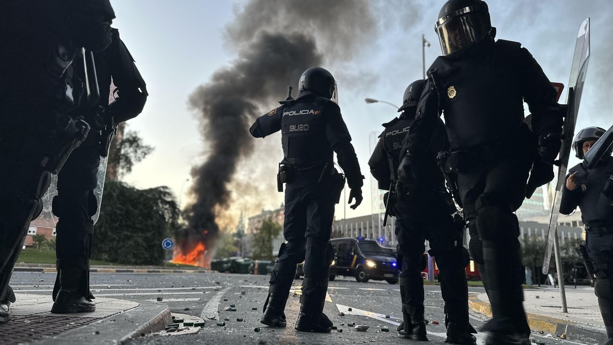 Disturbios en Pamplona durante la protesta por el acto del agitador ultra Vito Quiles