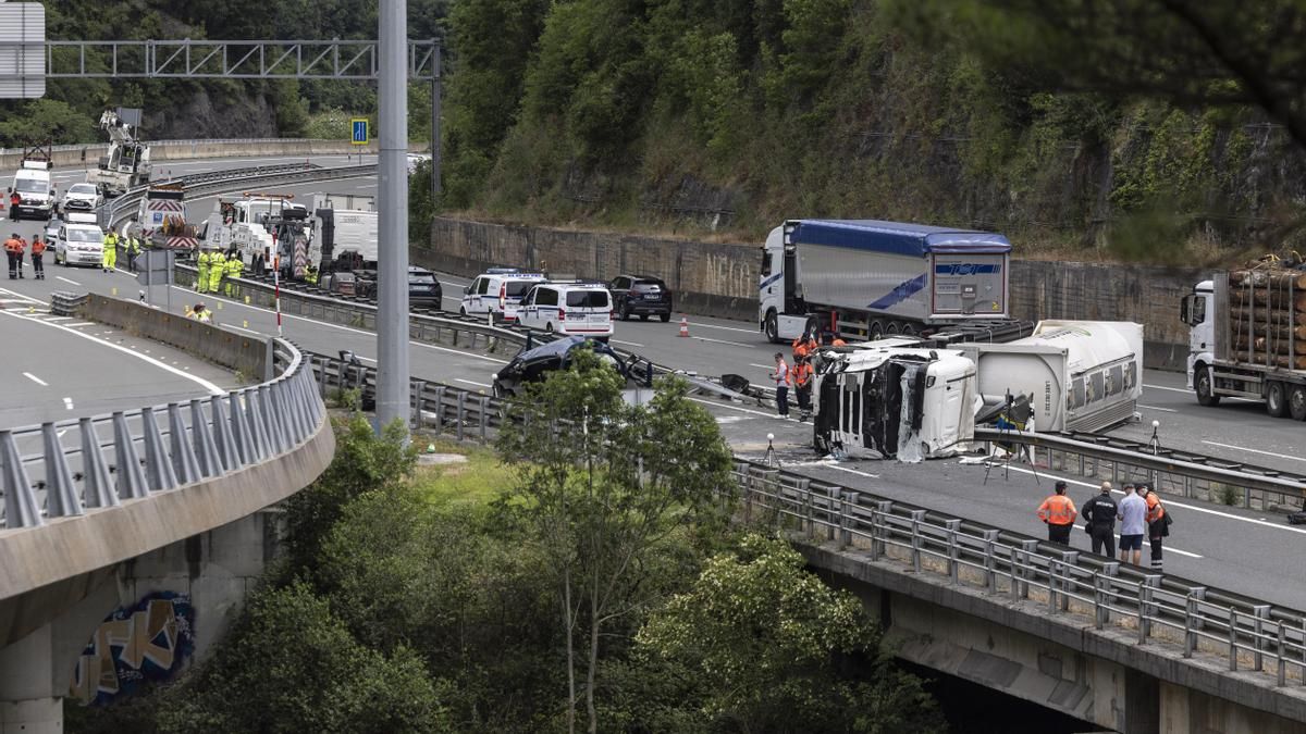 Los vehículos que han sufrido el accidente a la altura de Elgoibar