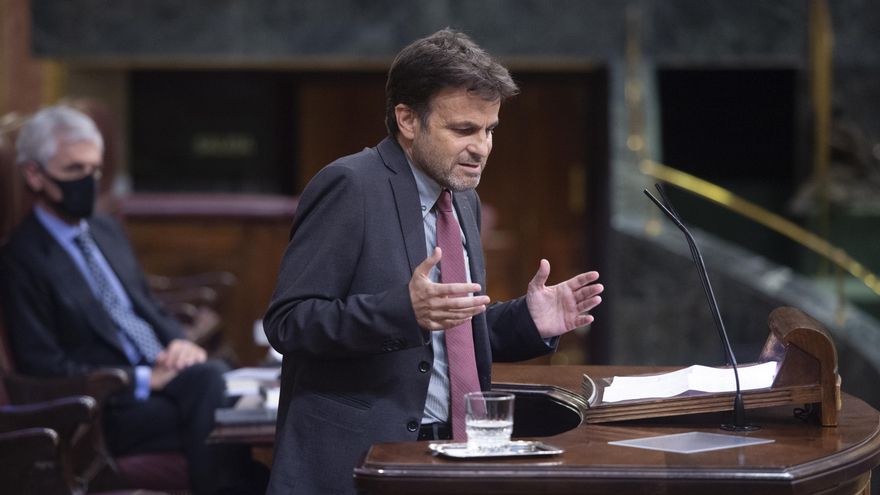 El presidente del grupo parlamentario de Unidas Podemos en el Congreso, Jaume Asens, interviene en una sesión plenaria en el Congreso de los Diputados, a 22 de junio de 2021, en Madrid, (España). El pleno se celebra horas después de que el presidente del