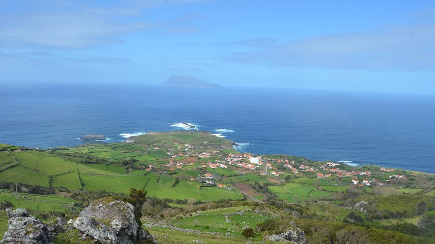 Camino al norte. Ponta Delgada desde las alturas.
