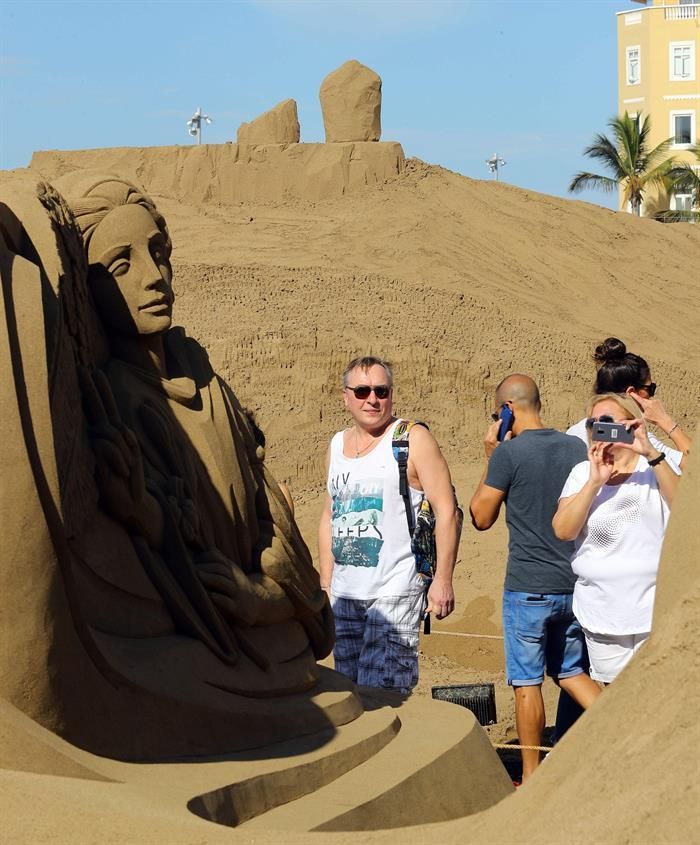 Inauguración del belén de arena de Las Canteras.