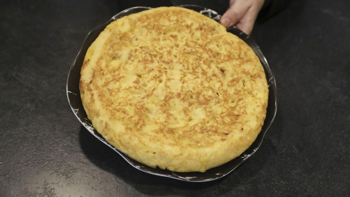 La tortilla de patatas no tendrá un tamaño normal como el que se aprecia en la imagen
