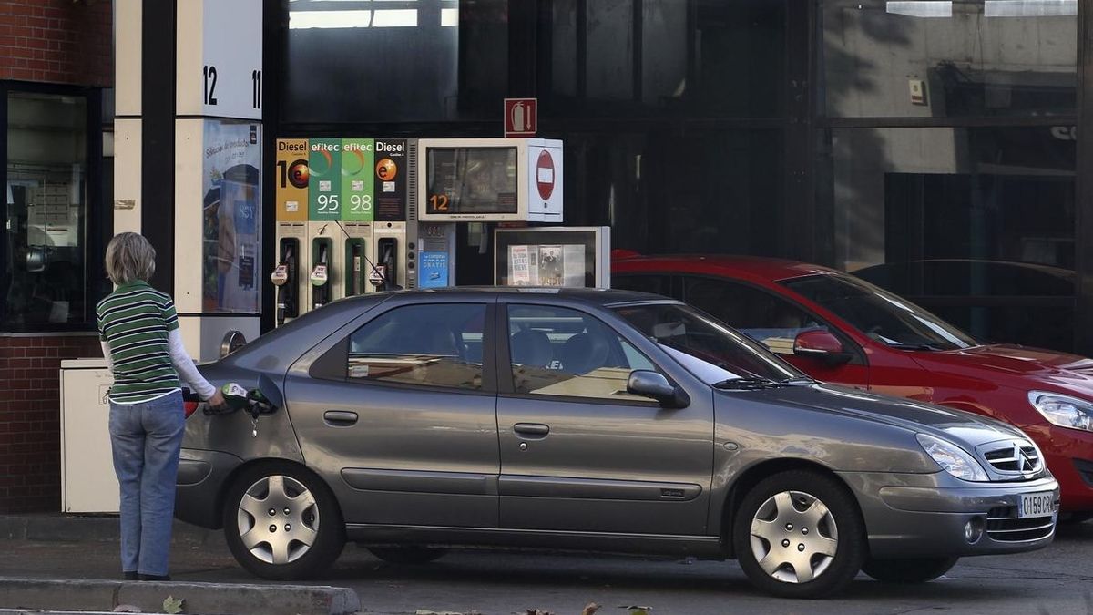 (Ampl.) Las gasolinas llevan al IPC a cerrar 2014 en negativo por primera vez en la historia (-1%)