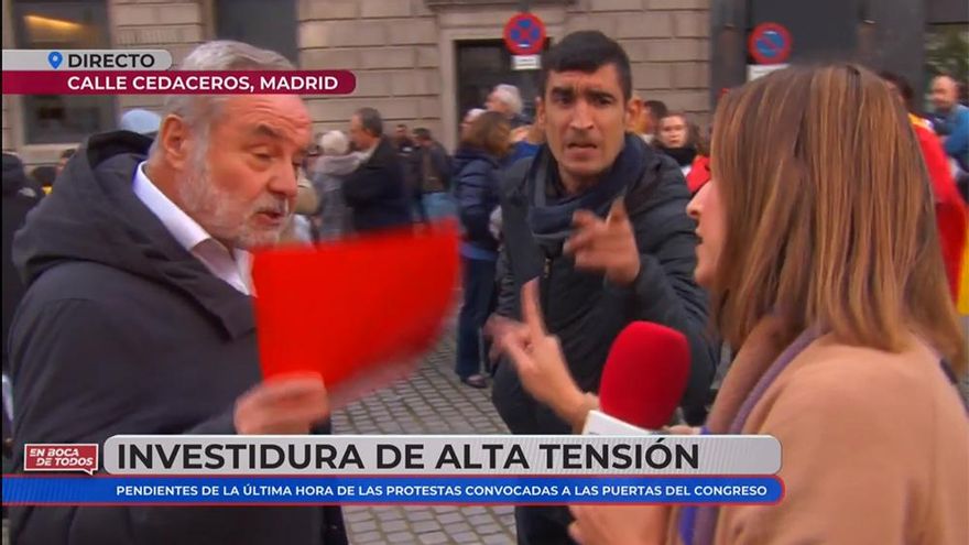 Increpan a reporteras de Cuatro y laSexta durante la investidura de Pedro Sánchez: "Escúcheme, no nos tire del cable"