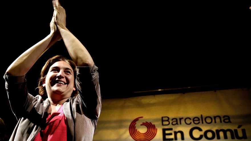 Seducir a votantes del PSC o reenamorar a los movimientos sociales: los Comuns redibujan su estrategia en Barcelona