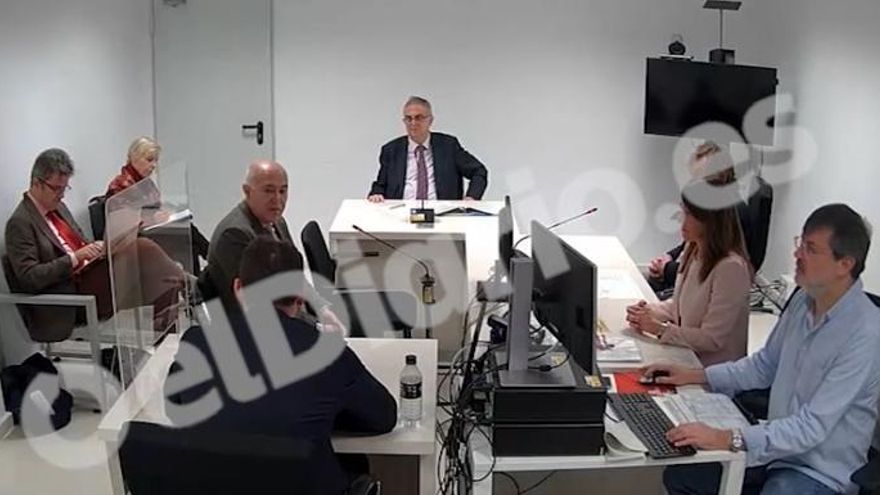 Guerra sucia a Podemos: un comisario declara que no oyó la alusión al "mandato de Rajoy" porque fue al "servicio"